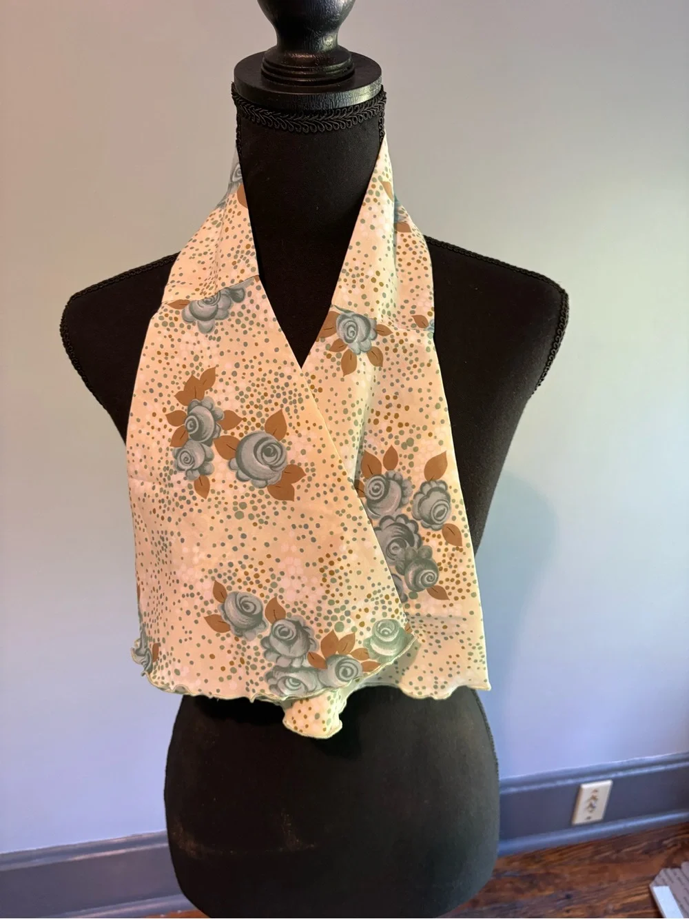 Vintage Ladies Elegant Floral Cream Neck Scarf with Teal Roses